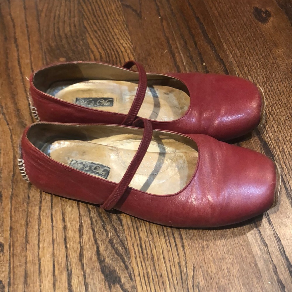 Vis a Vie Red Slip On Sneakers